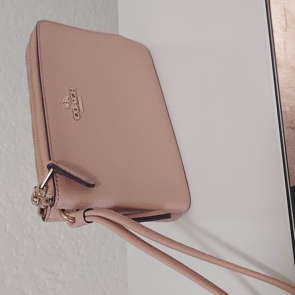 🔥 SALE 71. Coach Wristlet NWT - Picture 5 of 5